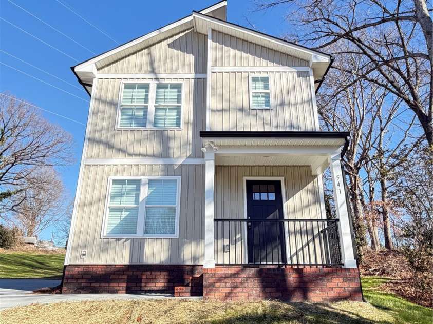 541 Martin Luther King Jr Boulevard, Kannapolis, NC 28083.  MLS# CAR4338247, YatesRealty ID 4052. 