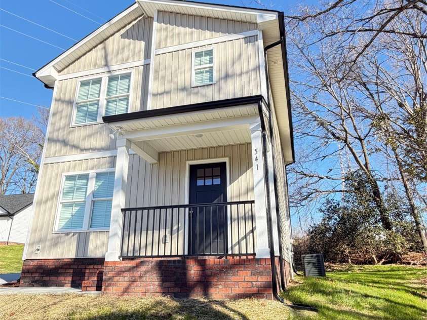 541 Martin Luther King Jr Boulevard, Kannapolis, NC 28083.  MLS# CAR4338247, YatesRealty ID 4052. 