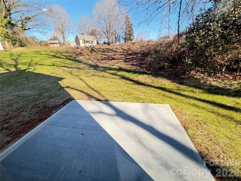 541 Martin Luther King Jr Boulevard, Kannapolis, NC 28083.  MLS# CAR4338247, YatesRealty ID 4052. 