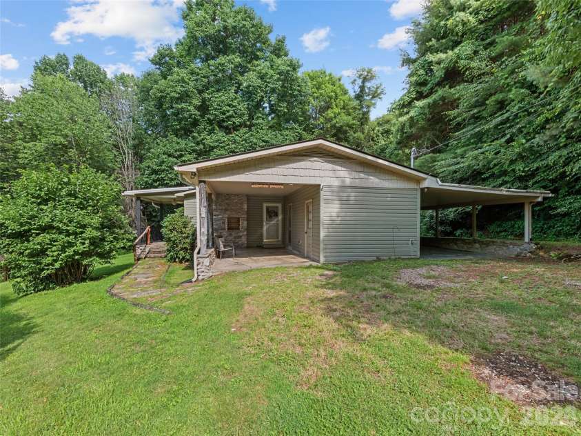 51 Atari Road, Waynesville, NC 28786.  MLS# CAR4407713, YatesRealty ID 40521. 