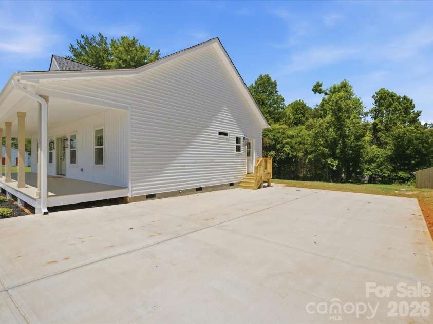 719 Chestnut Ridge Church Road, Kings Mountain, NC 28086.  MLS# CAR4400475, YatesRealty ID 40522. 