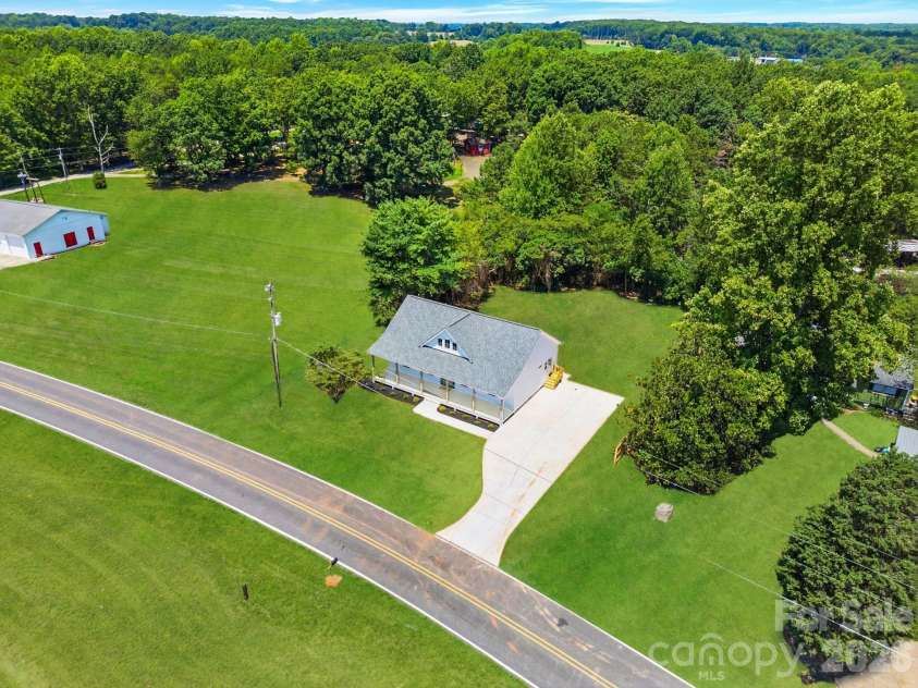 719 Chestnut Ridge Church Road, Kings Mountain, NC 28086.  MLS# CAR4400475, YatesRealty ID 40522. 