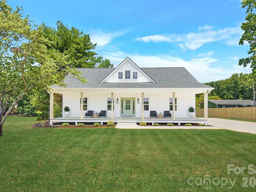 719 Chestnut Ridge Church Road, Kings Mountain, NC 28086.  MLS# CAR4400475, YatesRealty ID 40522. 