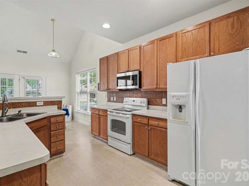 10729 Yellow Tail Court, Charlotte, NC 28270.  MLS# CAR4404483, YatesRealty ID 40523. 