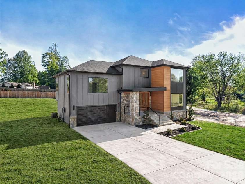 742 New Hope Road, Flat Rock, NC 28731.  MLS# CAR4368546, YatesRealty ID 40527. 