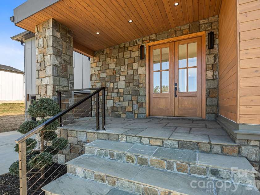 742 New Hope Road, Flat Rock, NC 28731.  MLS# CAR4368546, YatesRealty ID 40527. 