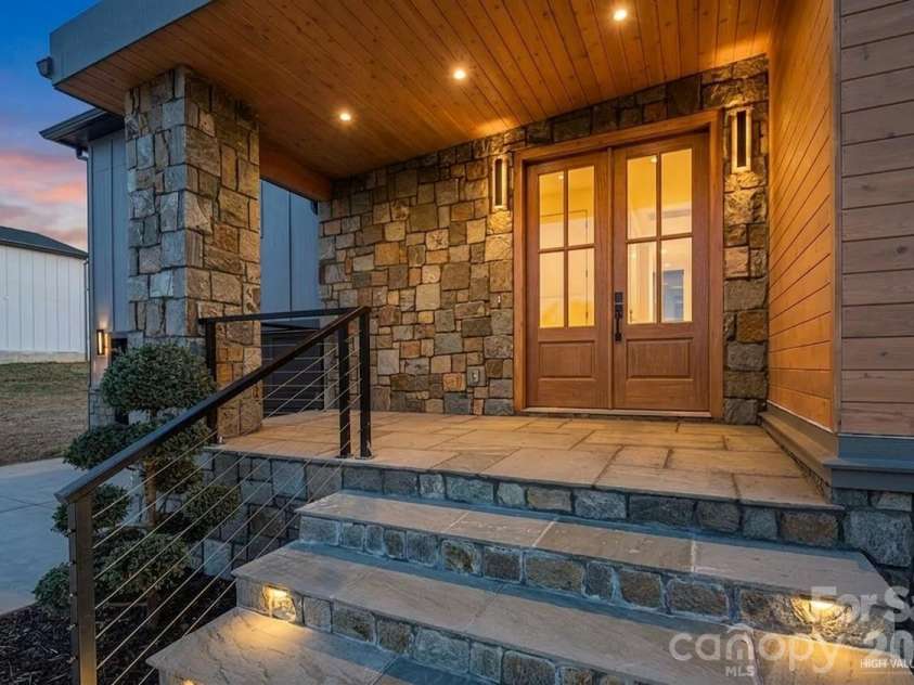 742 New Hope Road, Flat Rock, NC 28731.  MLS# CAR4368546, YatesRealty ID 40527. 