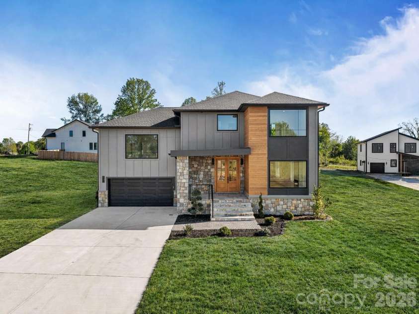 742 New Hope Road, Flat Rock, NC 28731.  MLS# CAR4368546, YatesRealty ID 40527. 
