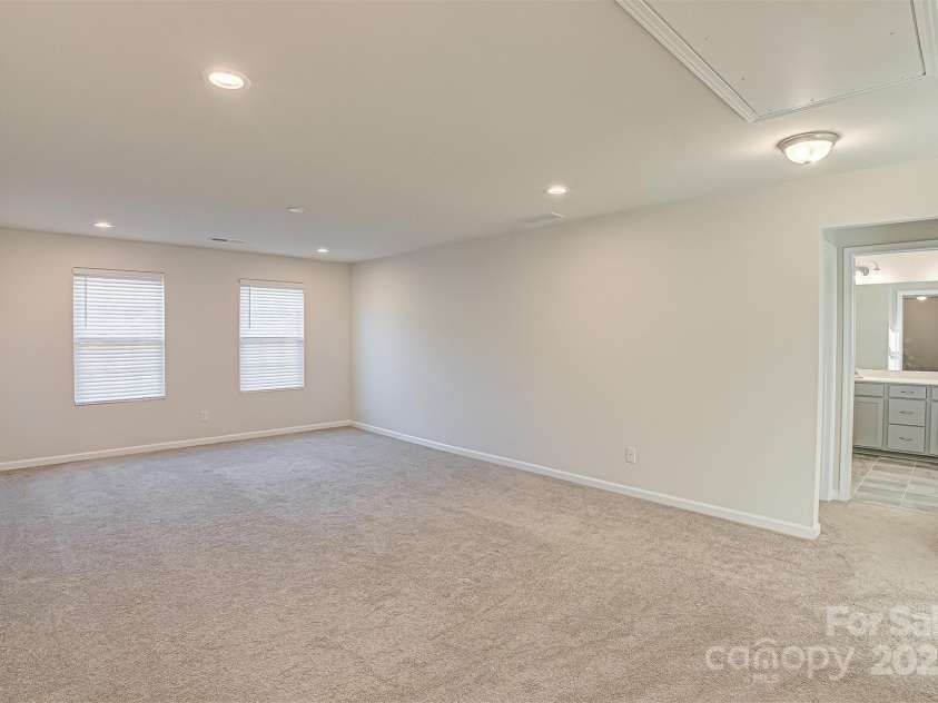 17030 Carolina Pine Row, Charlotte, NC 28278.  MLS# CAR4318898, YatesRealty ID 4053. Great Room