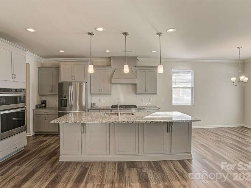 17030 Carolina Pine Row, Charlotte, NC 28278.  MLS# CAR4318898, YatesRealty ID 4053. Kitchen/Dining