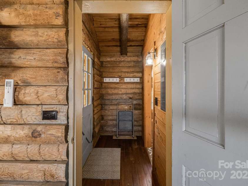 505 Teenas Lane, Burnsville, NC 28714.  MLS# CAR4232237, YatesRealty ID 4053. 