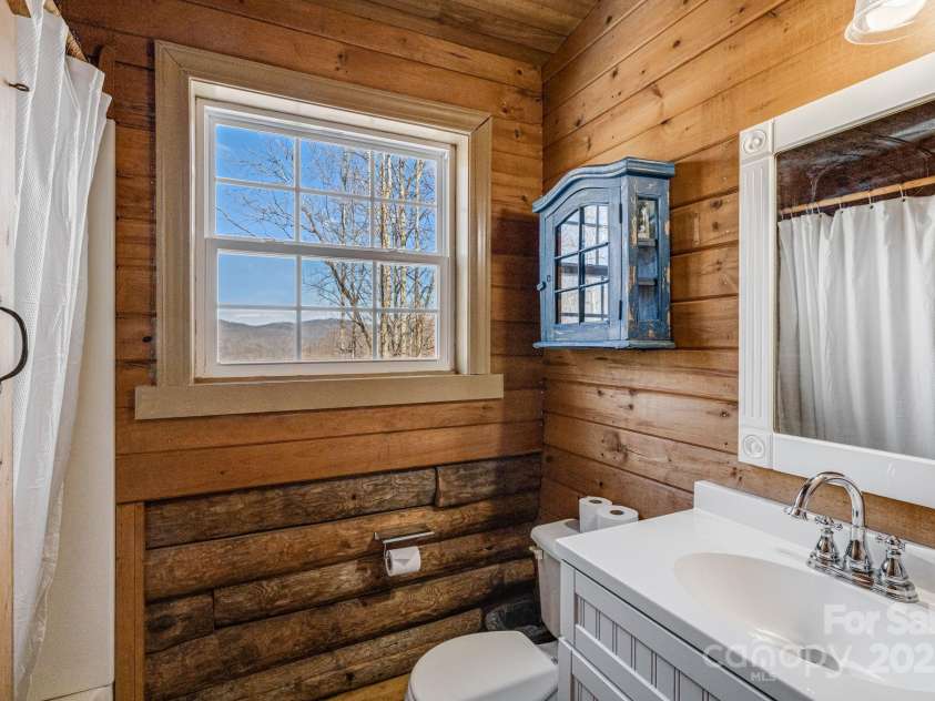 505 Teenas Lane, Burnsville, NC 28714.  MLS# CAR4232237, YatesRealty ID 4053. 
