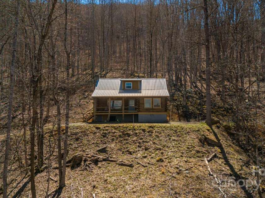 505 Teenas Lane, Burnsville, NC 28714.  MLS# CAR4232237, YatesRealty ID 4053. 