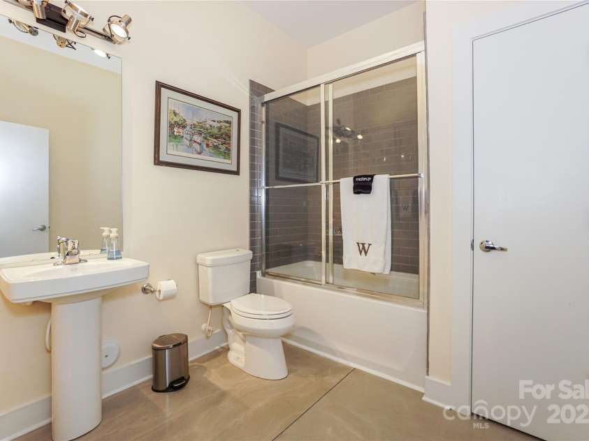 929 Westmere Avenue, Charlotte, NC 28208.  MLS# CAR4193094, YatesRealty ID 4053. 