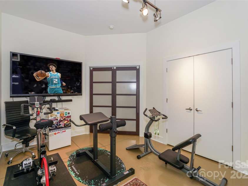 929 Westmere Avenue, Charlotte, NC 28208.  MLS# CAR4193094, YatesRealty ID 4053. 