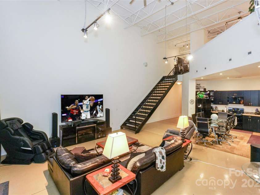 929 Westmere Avenue, Charlotte, NC 28208.  MLS# CAR4193094, YatesRealty ID 4053. 