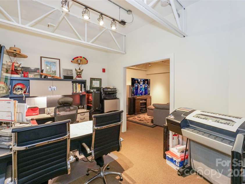 929 Westmere Avenue, Charlotte, NC 28208.  MLS# CAR4193094, YatesRealty ID 4053. 