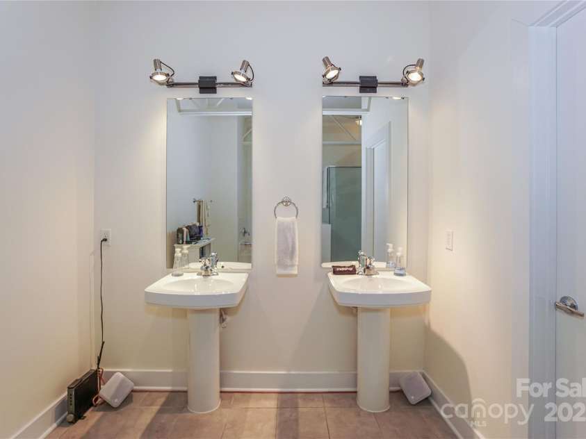 929 Westmere Avenue, Charlotte, NC 28208.  MLS# CAR4193094, YatesRealty ID 4053. 