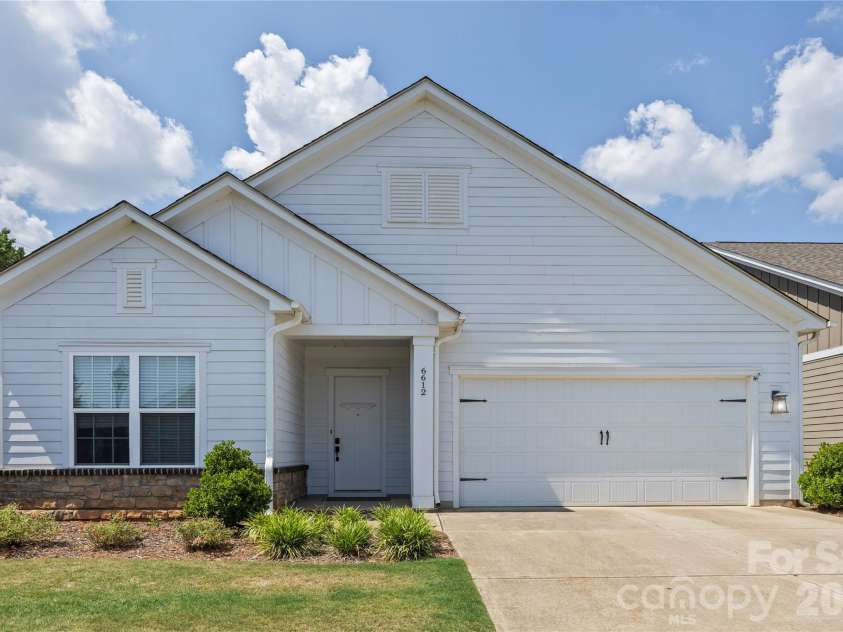 6612 Star Drive, Sherrills Ford, NC 28673.  MLS# CAR4408045, YatesRealty ID 40530. 