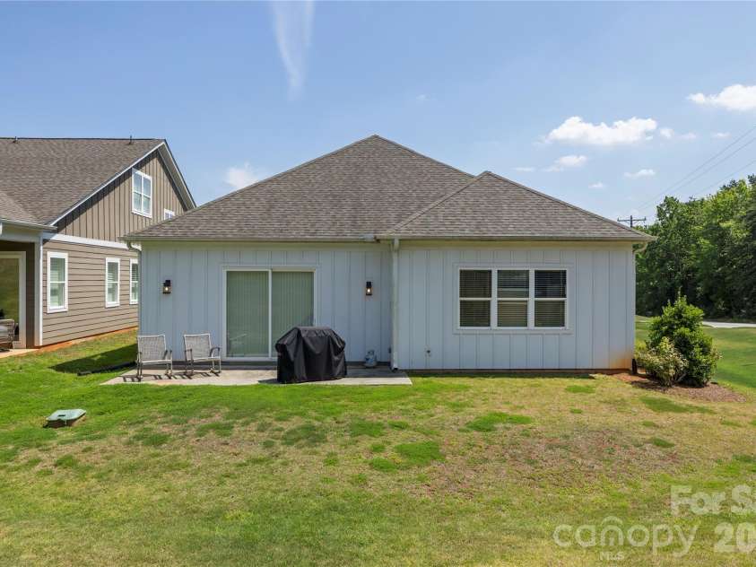 6612 Star Drive, Sherrills Ford, NC 28673.  MLS# CAR4408045, YatesRealty ID 40530. 