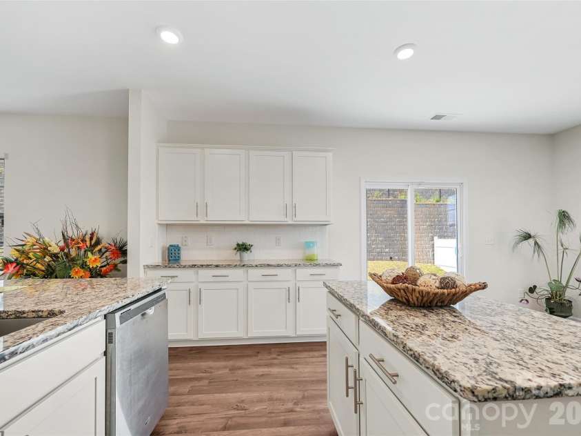 223 Marathon Lane, Candler, NC 28715.  MLS# CAR4405439, YatesRealty ID 40532. 