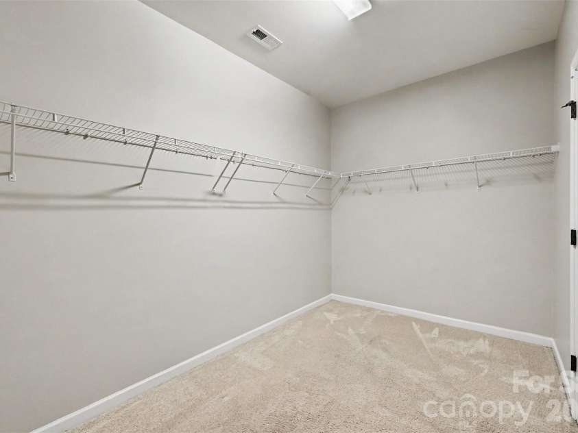 1604 Spring Blossom Trail, Fort Mill, SC 29708.  MLS# CAR4407322, YatesRealty ID 40533. Huge walk-in closet