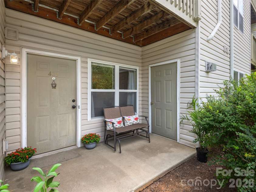 403 Carrington Place, Arden, NC 28704.  MLS# CAR4408568, YatesRealty ID 40534. 
