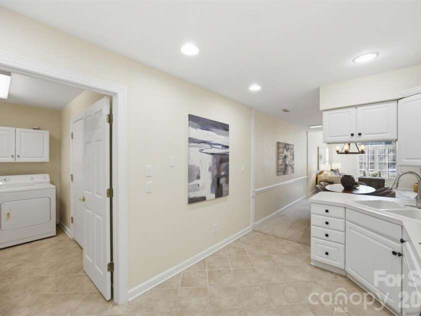 7424 Hurstbourne Green Drive, Charlotte, NC 28277.  MLS# CAR4408440, YatesRealty ID 40535. 