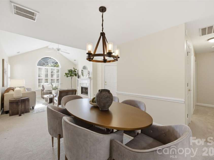 7424 Hurstbourne Green Drive, Charlotte, NC 28277.  MLS# CAR4408440, YatesRealty ID 40535. 