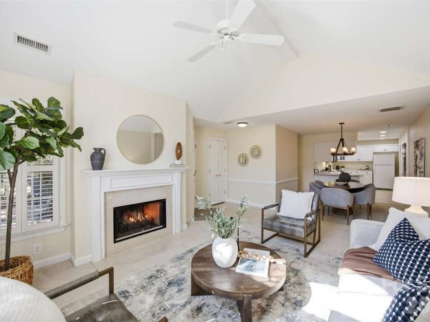 7424 Hurstbourne Green Drive, Charlotte, NC 28277.  MLS# CAR4408440, YatesRealty ID 40535. 