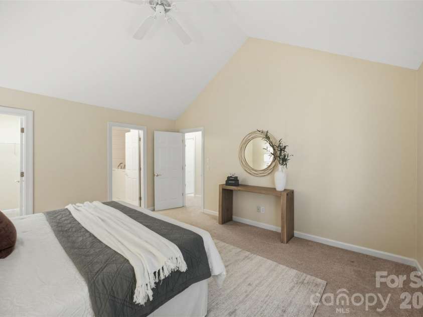 7424 Hurstbourne Green Drive, Charlotte, NC 28277.  MLS# CAR4408440, YatesRealty ID 40535. 