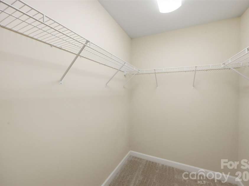 7424 Hurstbourne Green Drive, Charlotte, NC 28277.  MLS# CAR4408440, YatesRealty ID 40535. 