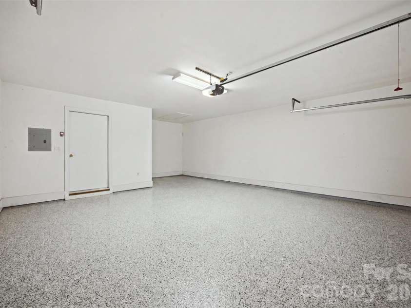 7424 Hurstbourne Green Drive, Charlotte, NC 28277.  MLS# CAR4408440, YatesRealty ID 40535. 
