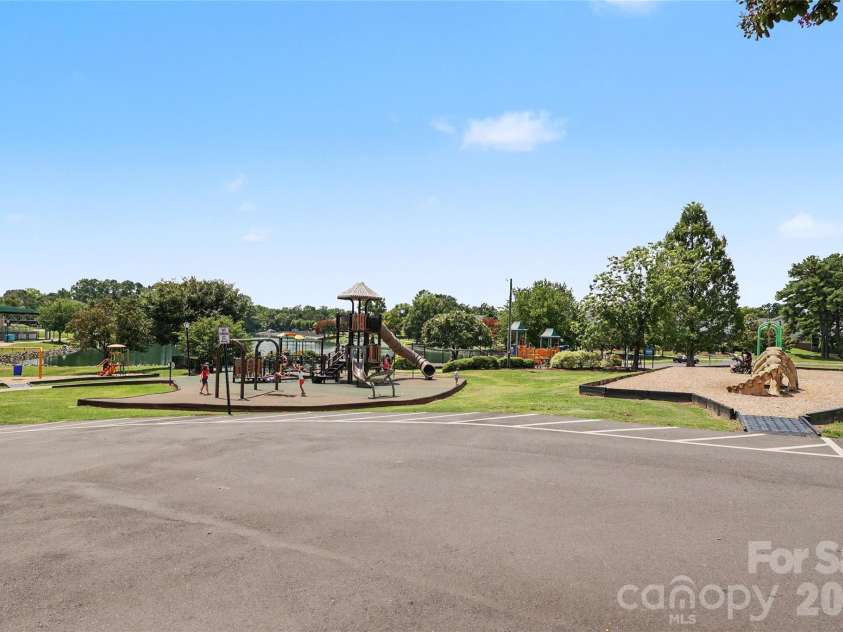 907 Lakeview Drive, Pineville, NC 28134.  MLS# CAR4407444, YatesRealty ID 40536. 