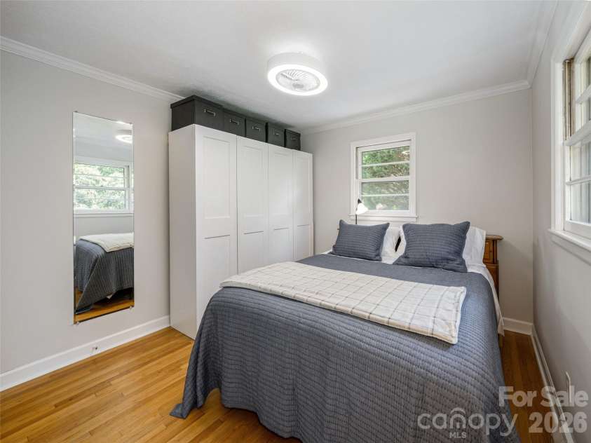 525 Carson Drive, Hendersonville, NC 28791.  MLS# CAR4409464, YatesRealty ID 40537. Primary Bedroom