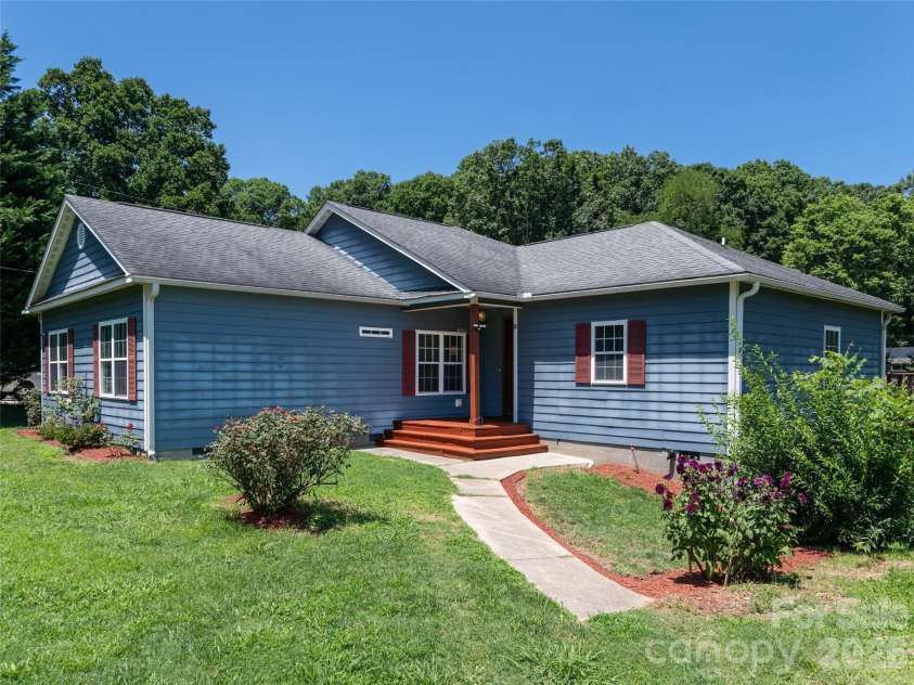 10 Ashe Road, Candler, NC 28715.  MLS# CAR4408371, YatesRealty ID 40538. 