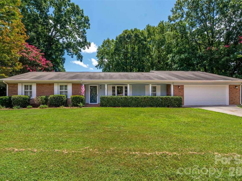 6637 Old Post Road, Charlotte, NC 28212.  MLS# CAR4407998, YatesRealty ID 40539. 