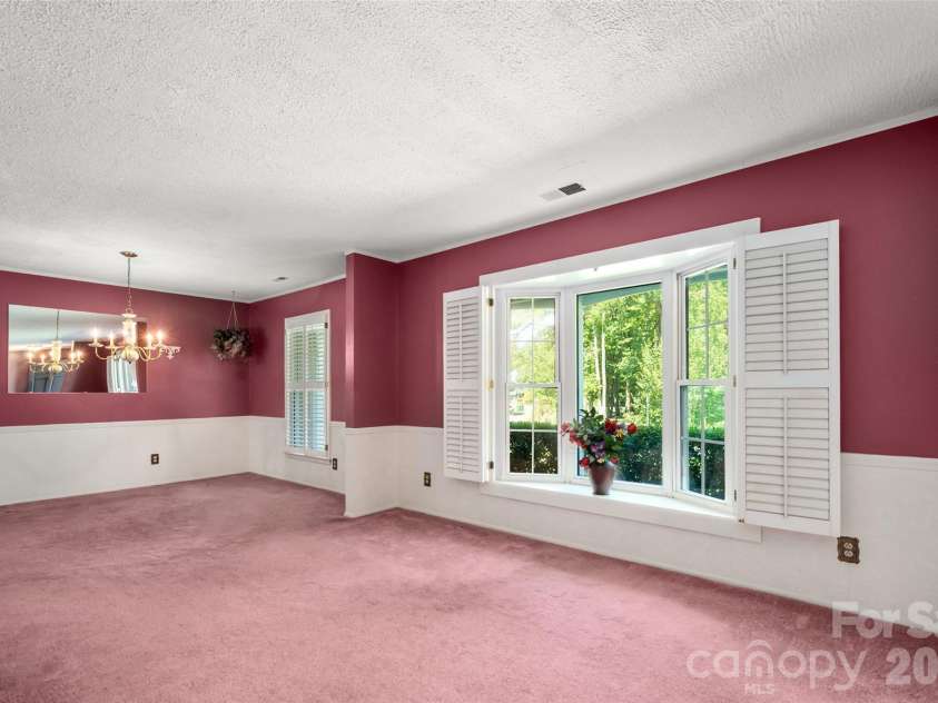 6637 Old Post Road, Charlotte, NC 28212.  MLS# CAR4407998, YatesRealty ID 40539. 