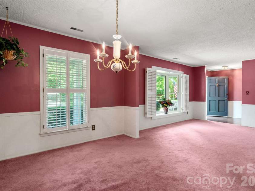6637 Old Post Road, Charlotte, NC 28212.  MLS# CAR4407998, YatesRealty ID 40539. 