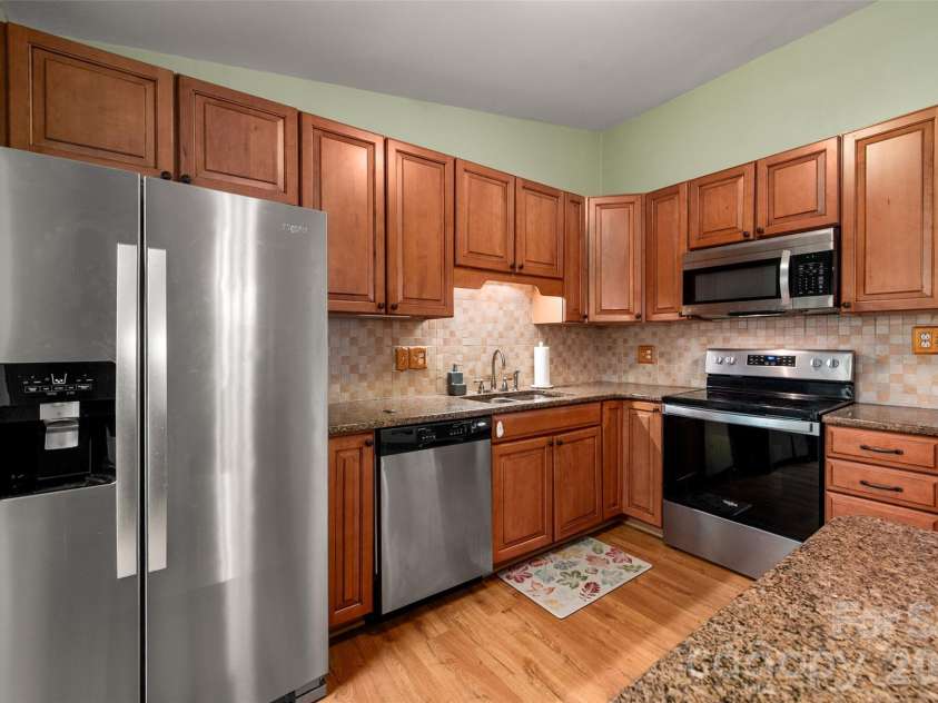 6637 Old Post Road, Charlotte, NC 28212.  MLS# CAR4407998, YatesRealty ID 40539. 