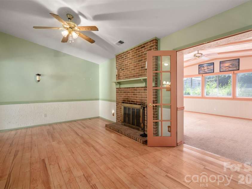6637 Old Post Road, Charlotte, NC 28212.  MLS# CAR4407998, YatesRealty ID 40539. 