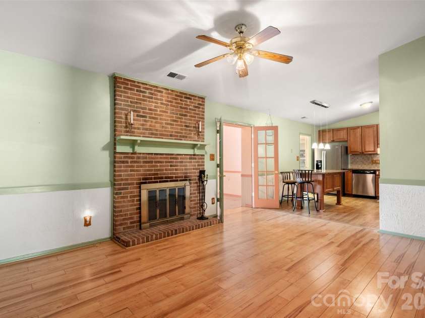 6637 Old Post Road, Charlotte, NC 28212.  MLS# CAR4407998, YatesRealty ID 40539. 