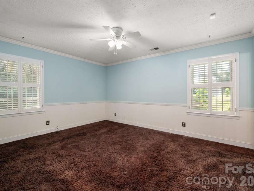 6637 Old Post Road, Charlotte, NC 28212.  MLS# CAR4407998, YatesRealty ID 40539. 