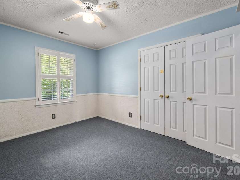 6637 Old Post Road, Charlotte, NC 28212.  MLS# CAR4407998, YatesRealty ID 40539. 