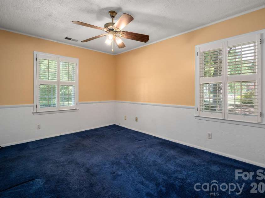6637 Old Post Road, Charlotte, NC 28212.  MLS# CAR4407998, YatesRealty ID 40539. 