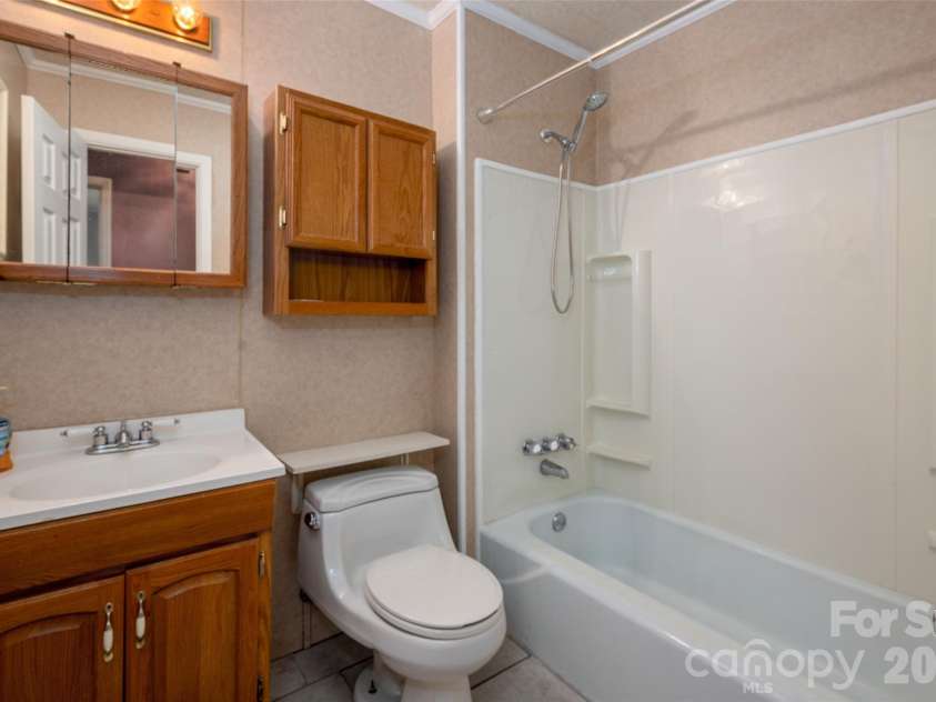 6637 Old Post Road, Charlotte, NC 28212.  MLS# CAR4407998, YatesRealty ID 40539. 