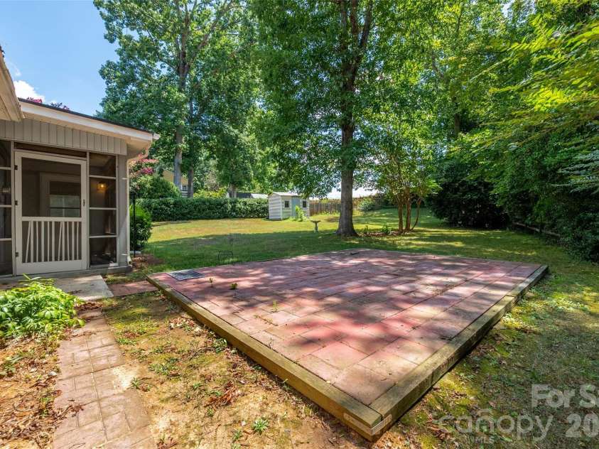 6637 Old Post Road, Charlotte, NC 28212.  MLS# CAR4407998, YatesRealty ID 40539. 