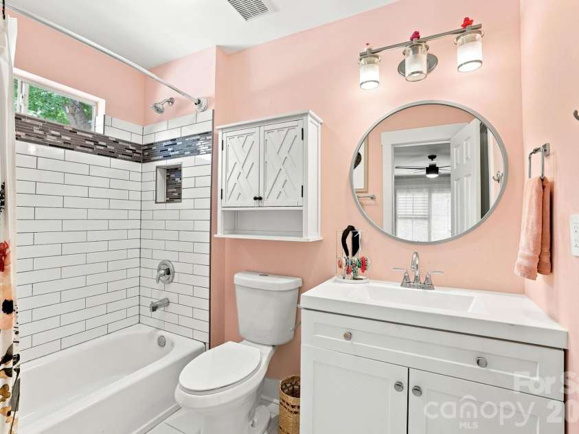 17021 Laurelmont Court, Fort Mill, SC 29707.  MLS# CAR4406674, YatesRealty ID 40541. 
