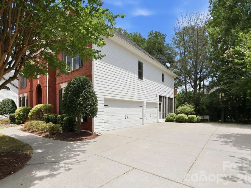 17021 Laurelmont Court, Fort Mill, SC 29707.  MLS# CAR4406674, YatesRealty ID 40541. 