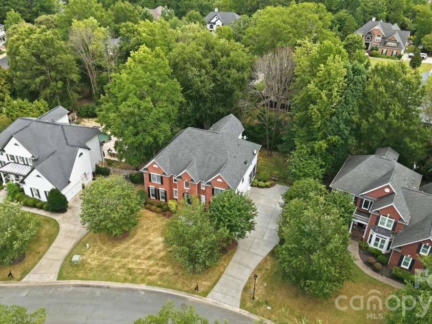 17021 Laurelmont Court, Fort Mill, SC 29707.  MLS# CAR4406674, YatesRealty ID 40541. 